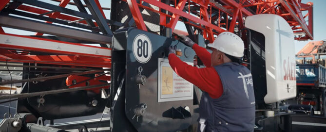 Eficiencia y precisión en obra: Así se monta paso a paso la grúa automontante Sáez HT47